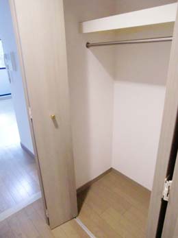 菱和パレス高輪壱番館_室内廊下のある収納(開放状態)
